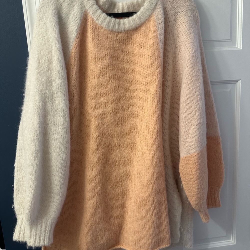 Elegant Colorblock Sweater - Cream and Peach